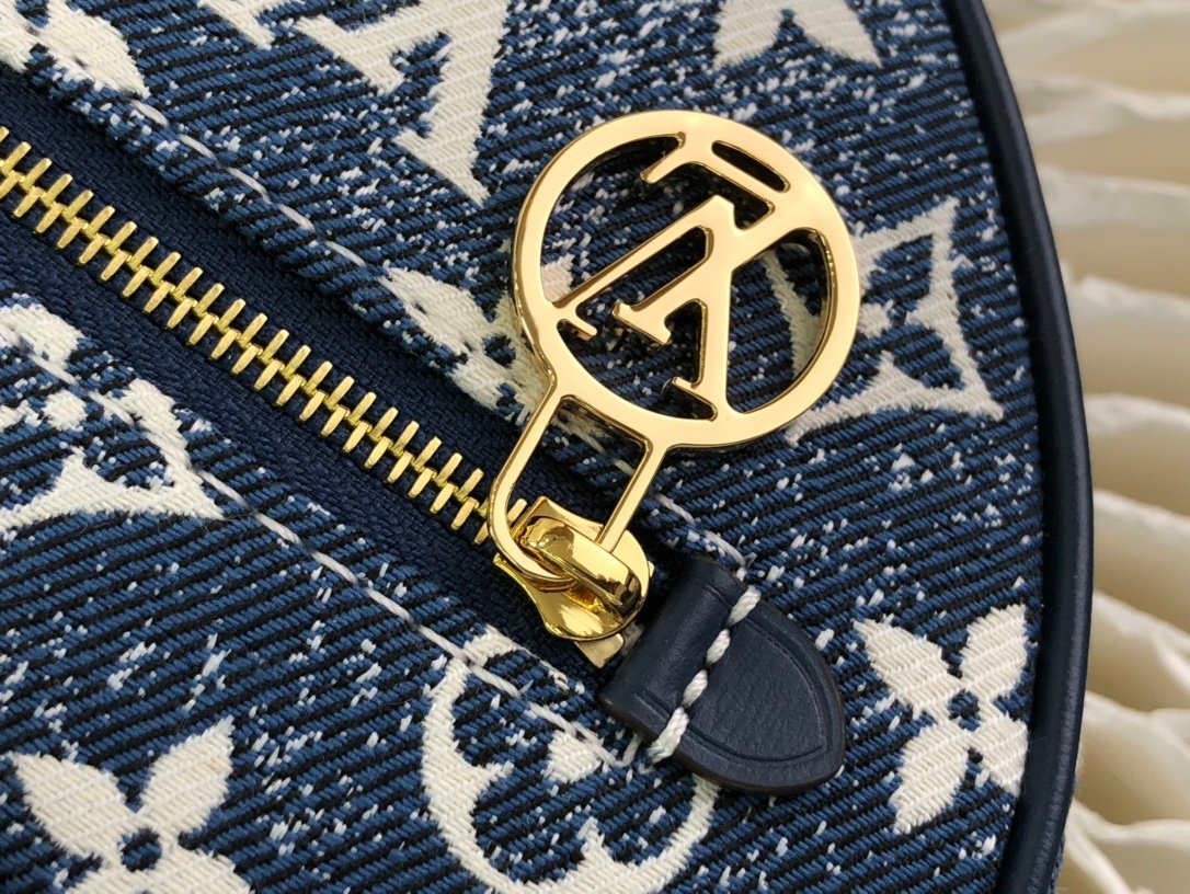 Replica Louis Vuitton  Loop M81166 Blue (Denim)