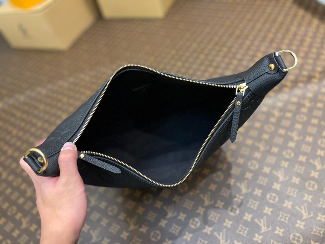 Replica Louis Vuitton  Loop Hobo  M46725