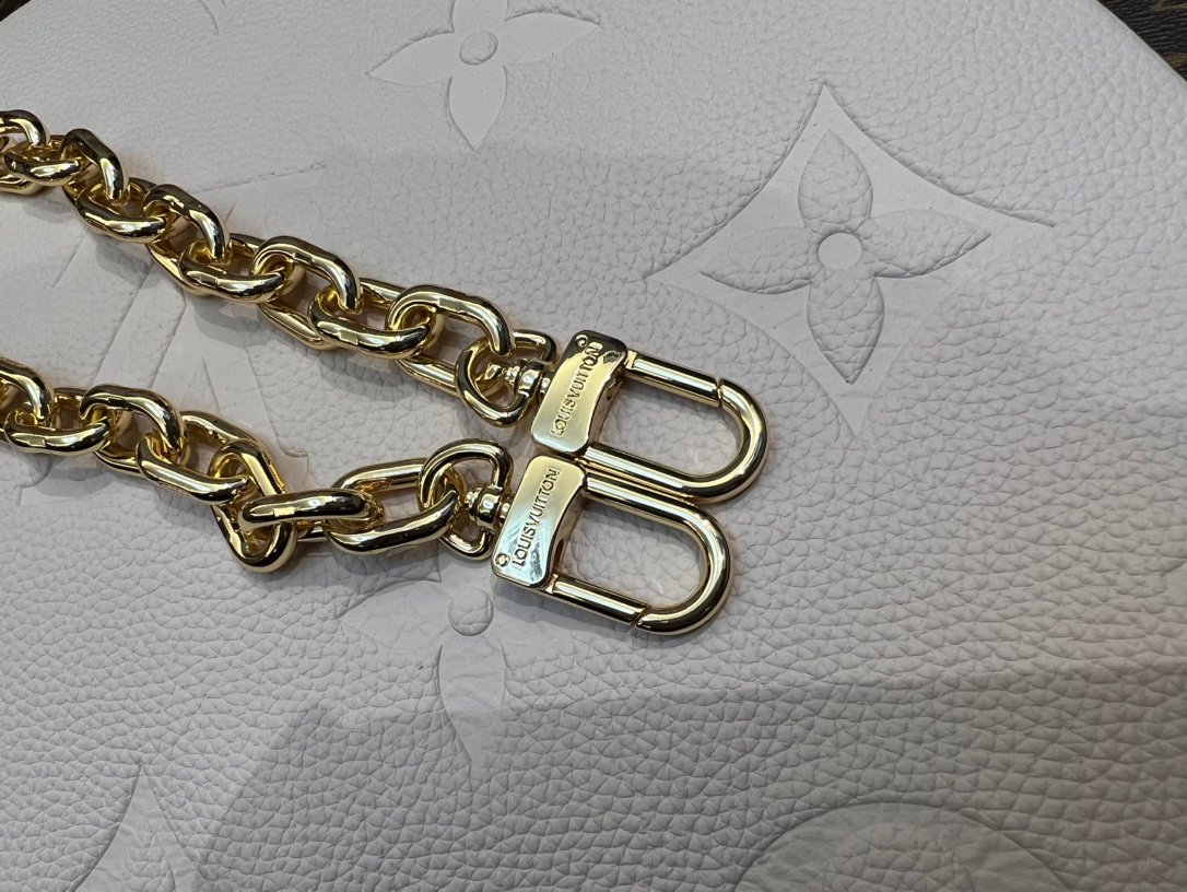 Replica Louis Vuitton  Loop Hobo  M46739