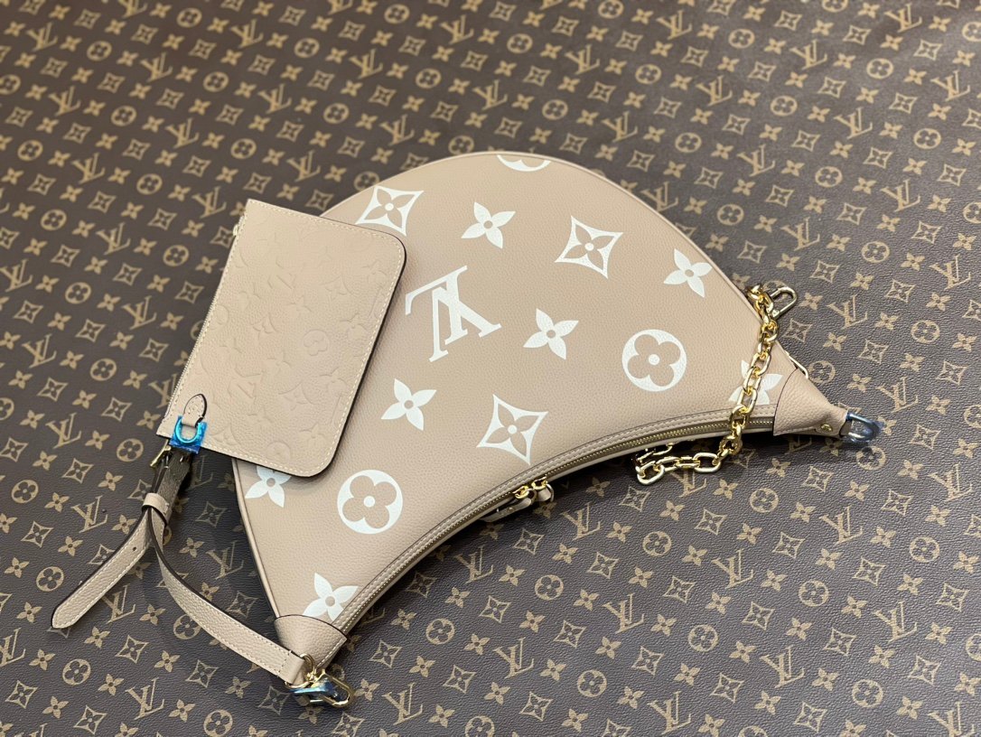 Replica Louis Vuitton  Loop Hobo  M46738