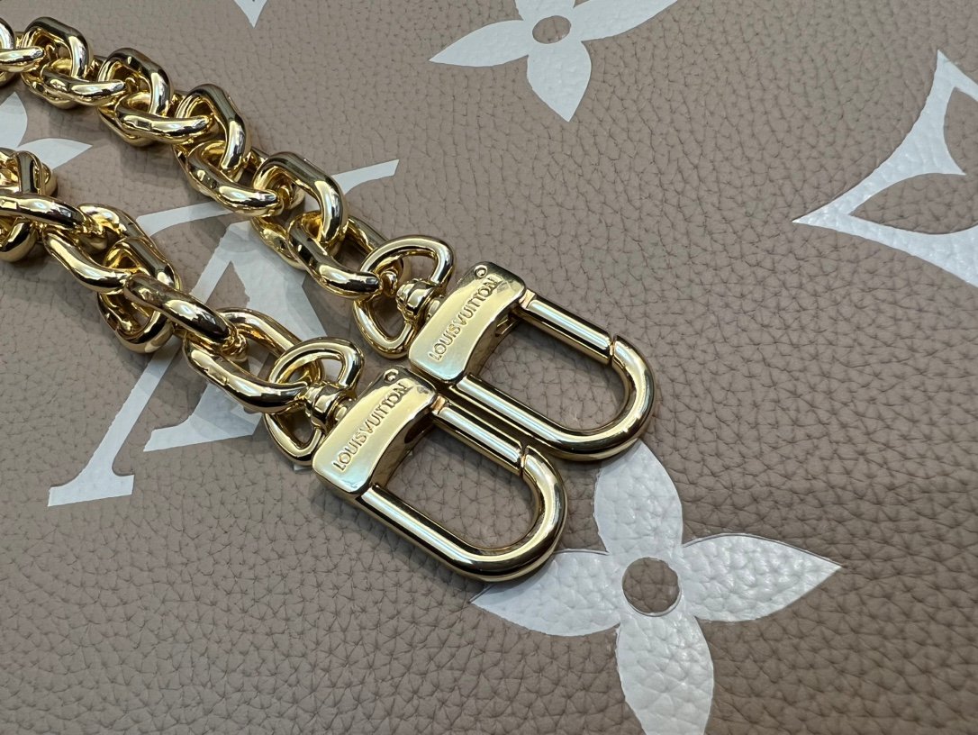 Replica Louis Vuitton  Loop Hobo  M46738